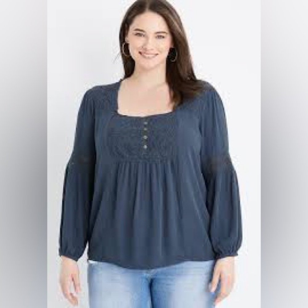 Maurice’s size 1X light navy peasant long sleeve blouse